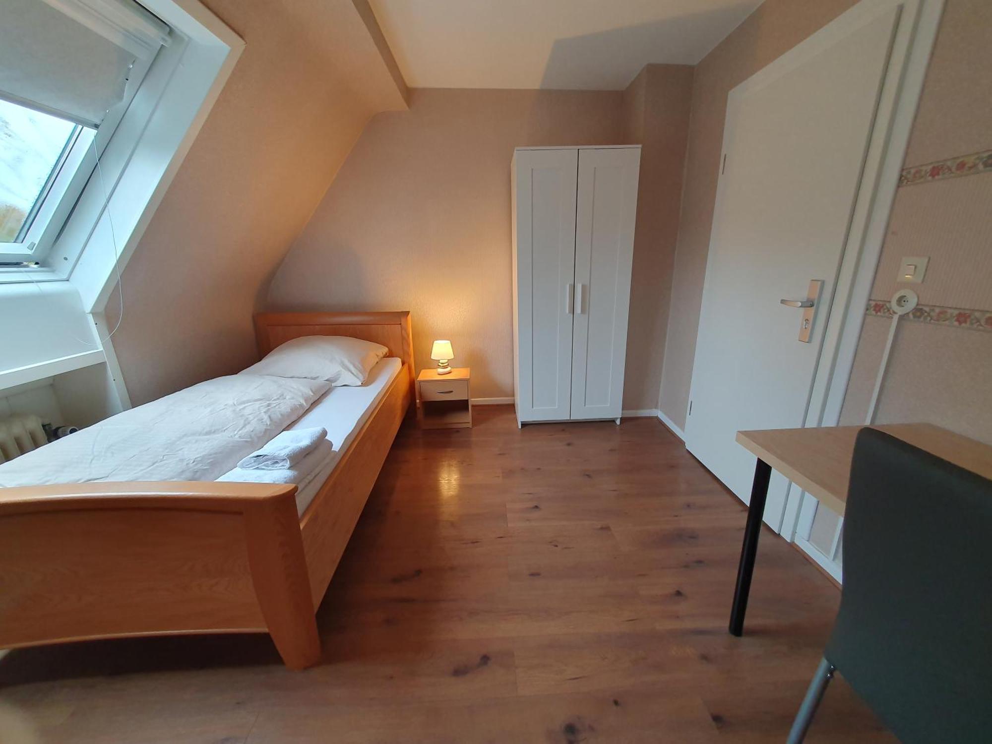 Helles, Ruhiges An Der Uniklinik * Mainz